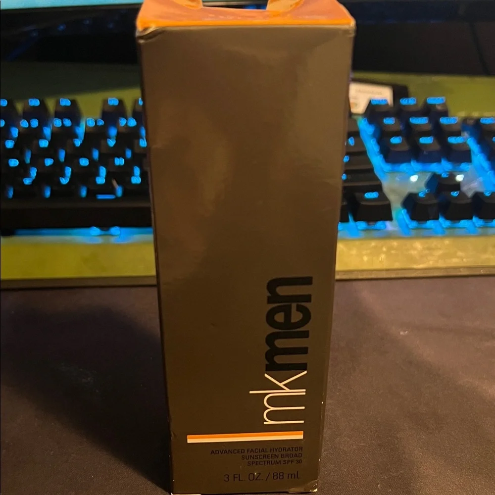 Mary Kay MKMen Facial Hydrator - Gray and Orange